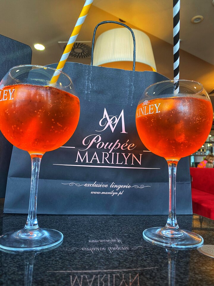 🛍️💦 - serialowapara19782