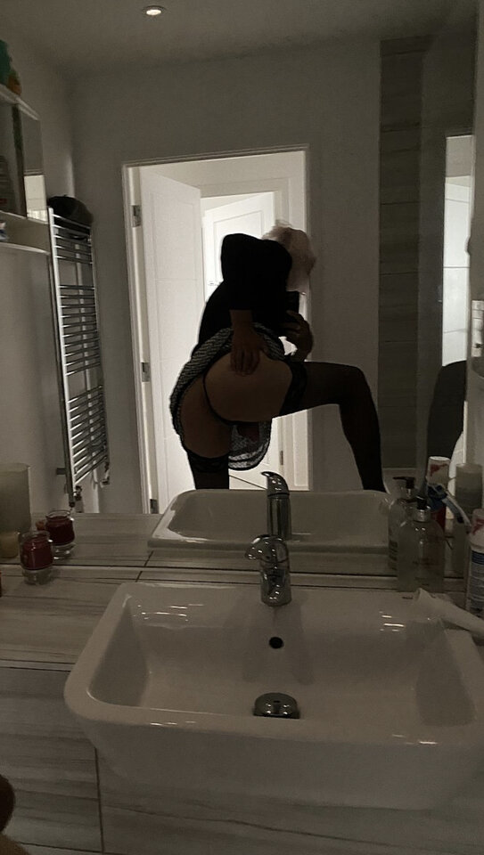 6DC823D7-6E08-4F45-8880-6D22EE5A2202.jpeg - TrannySlutxxx