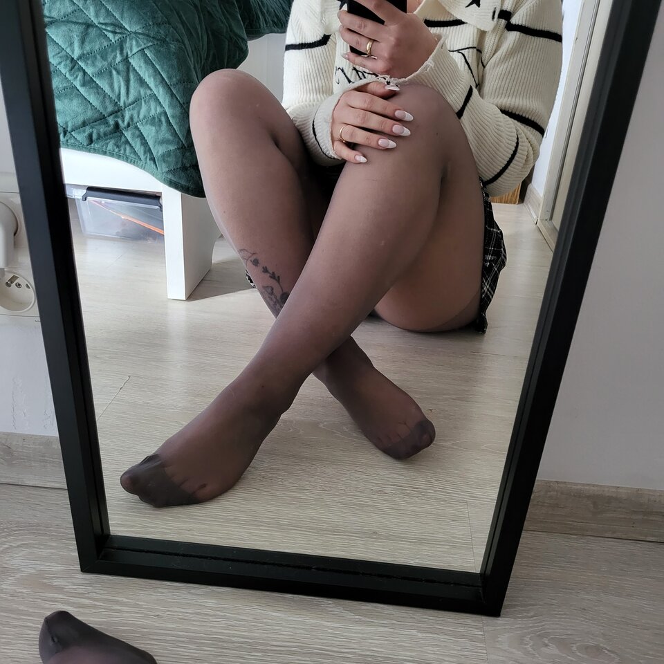 Brudne rajstopki dla fetyszysty zapaszków! - _Flat_White_