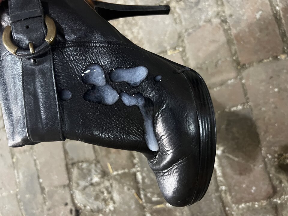 Kocham wysokie obcasy latex i dużo 💦💦💦💦 - onpiotr