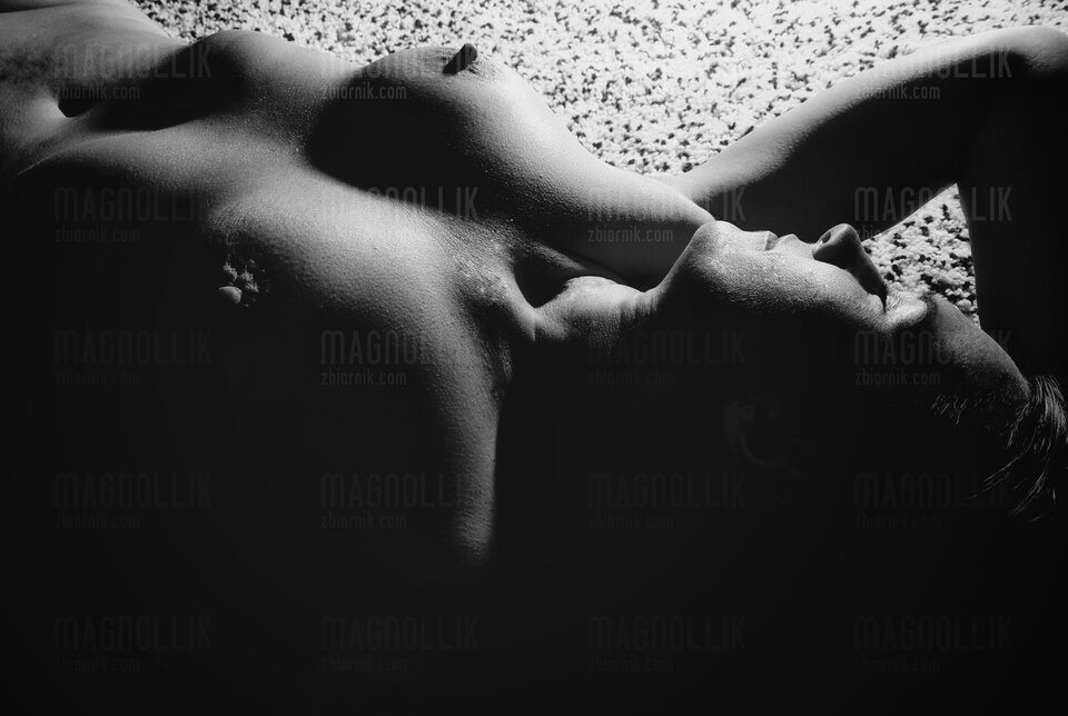 bnw.jpeg - Magnollik