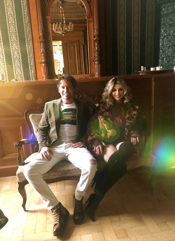 49D3AA08-F45F-4451-A7BF-7971FCC59785.jpeg - LadyLaura44