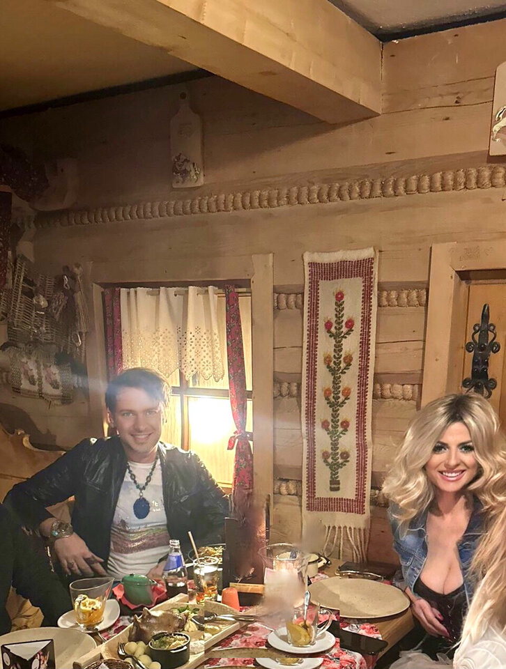 652EA4BA-6DB9-4773-B929-91233D526B75.jpeg - LadyLaura44