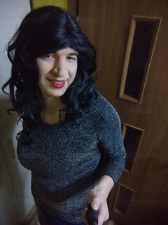 Czarna i uśmiechnięta