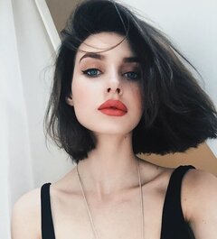 Красивые-девушки-с-черными-волосам