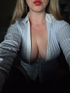 Biurowa Sunia Nocą :>