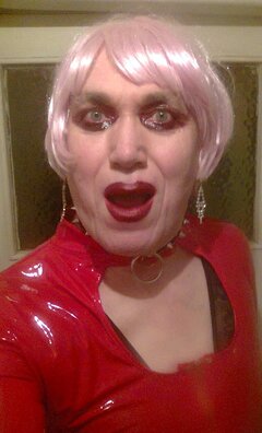 Gotowa suka na knebel z Kutasa