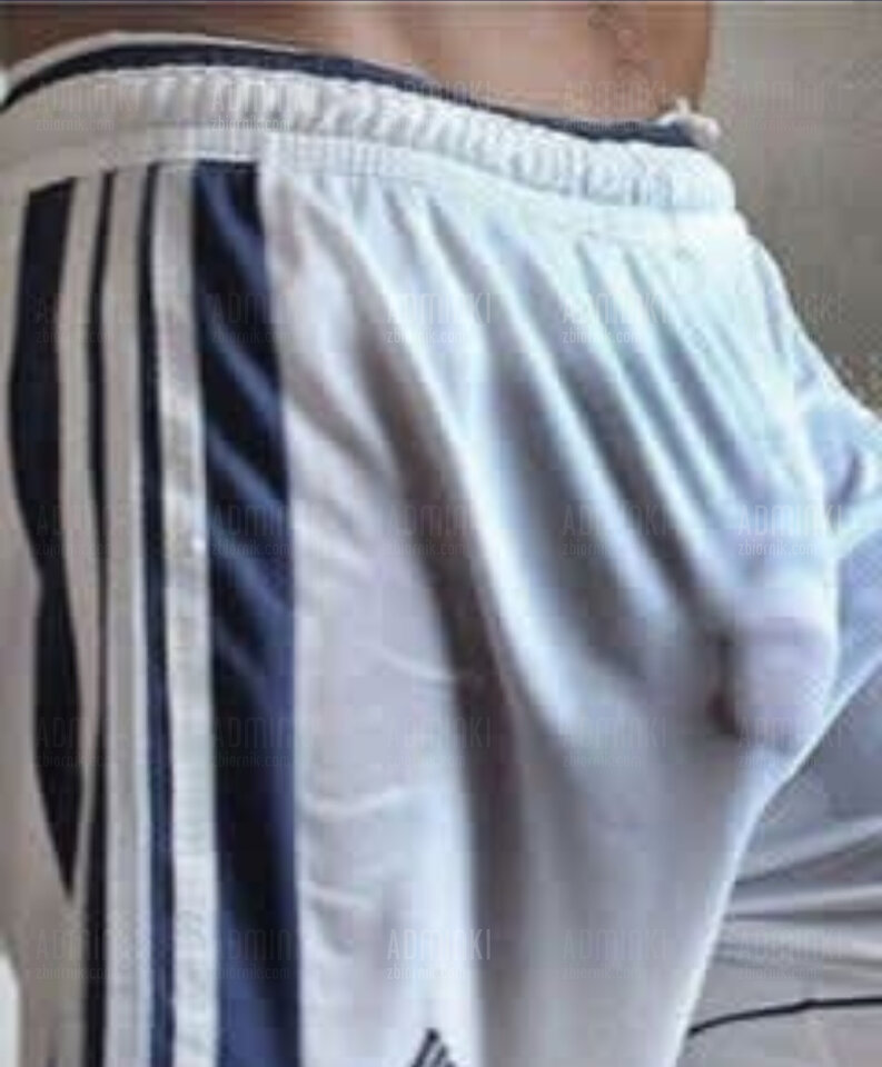 Mokry prysznic po pracy 💦💦💦 - Adminki