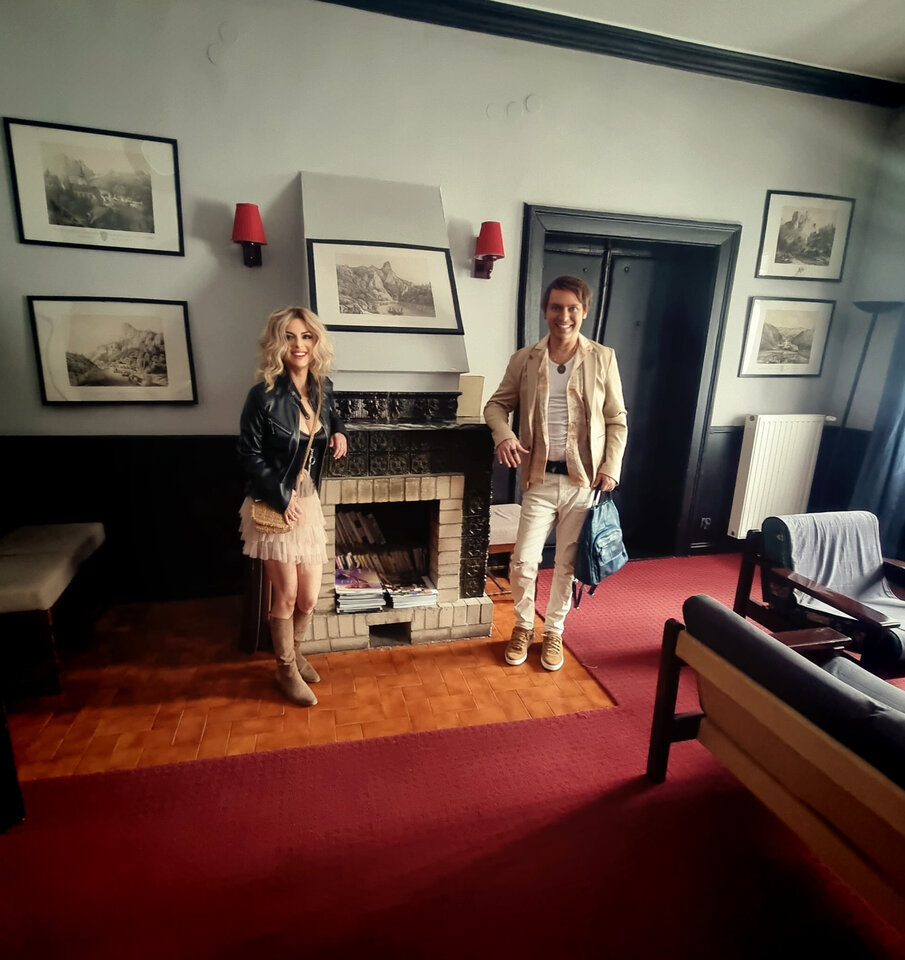 F8DE18FD-92AC-48ED-B94D-9C62B7C92D78.jpeg - LadyLaura44