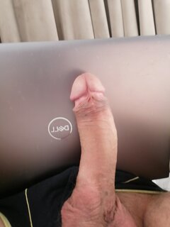 Podpórka laptopa podczas oglądania pornoli2