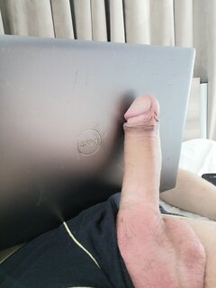 Podpórka laptopa podczas oglądania pornoli4