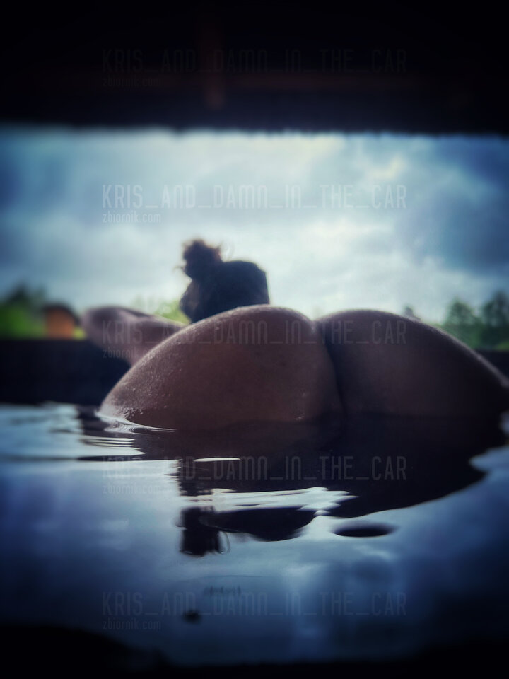 Pełne wynurzenie 😉🍑 - Kris_and_Damn_in_the_car