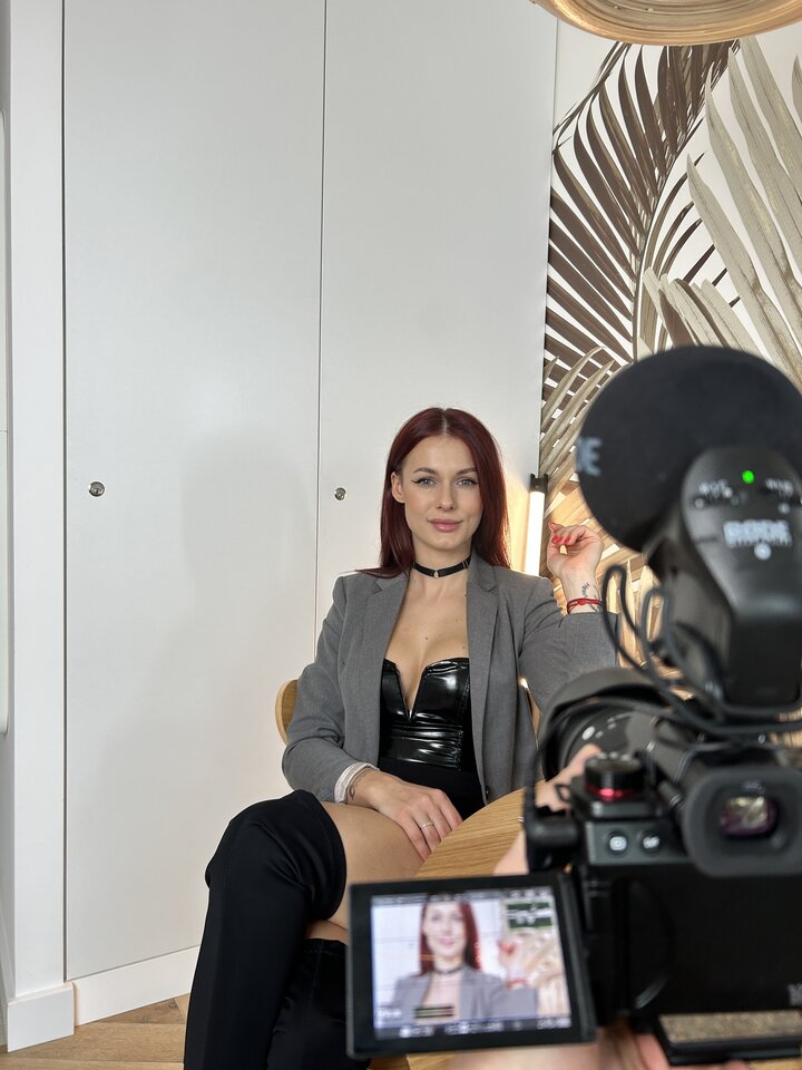 Poszukujemy do stałej współpracy kobiet oraz par - ParaZsasiedztwa