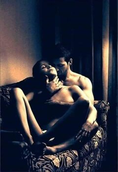 Bardzo lubię noc. Nie ma w niej ubrań i zasad,