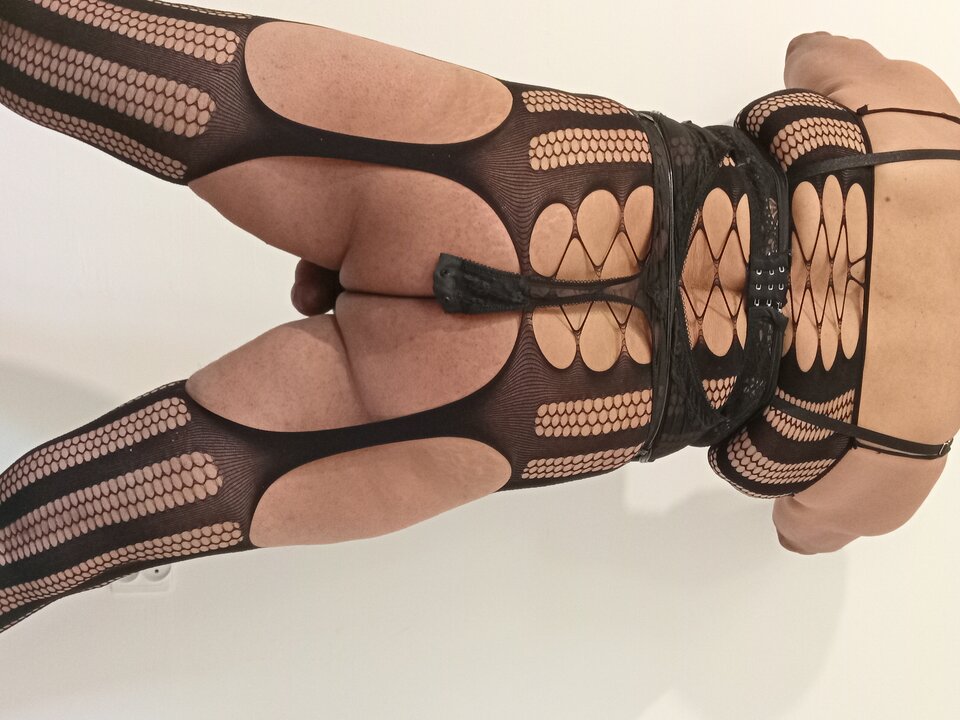 1000031460.jpg - lickemydick