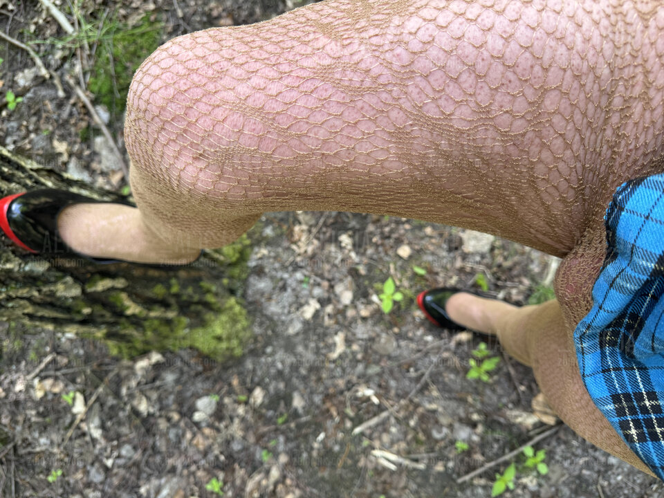 W lesie na trasie na Majowy spacer 🥰👄 - _Alicja