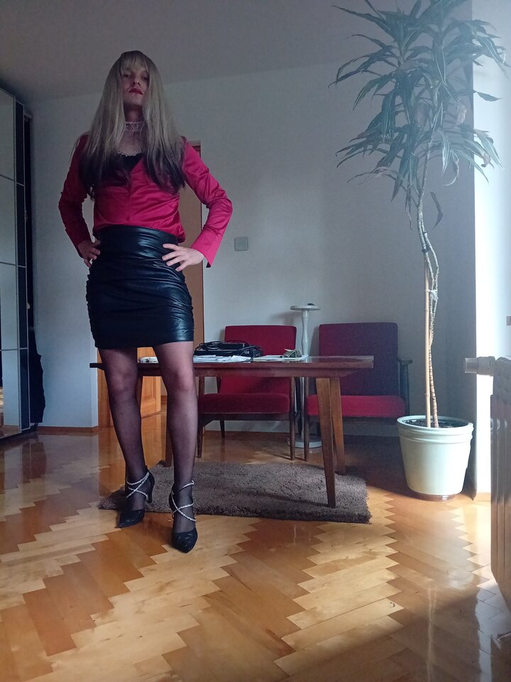 1000028133.jpg - sylviacrossdress