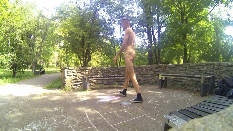 20240517_095947A.mp4_snapshot_00.19.336.jpg - Krzysztof_cfnm