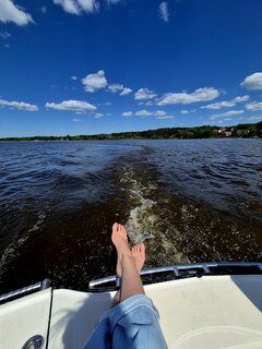 Sunny feet