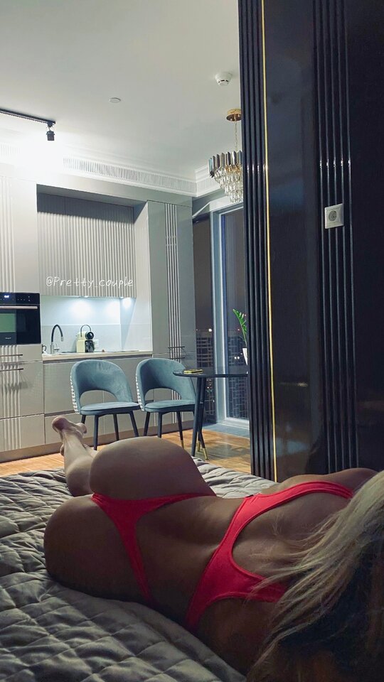 leżę i czekam na was :) - pretty_couple