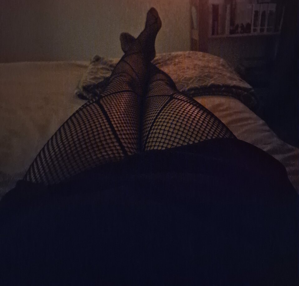 1000036895.jpg - scarlet_starlet