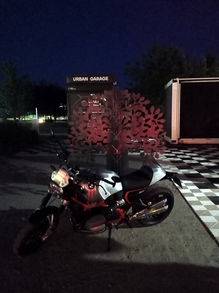 Miasto nocą  - Beehemoth