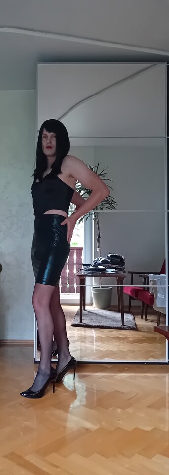 1000031399.jpg - sylviacrossdress