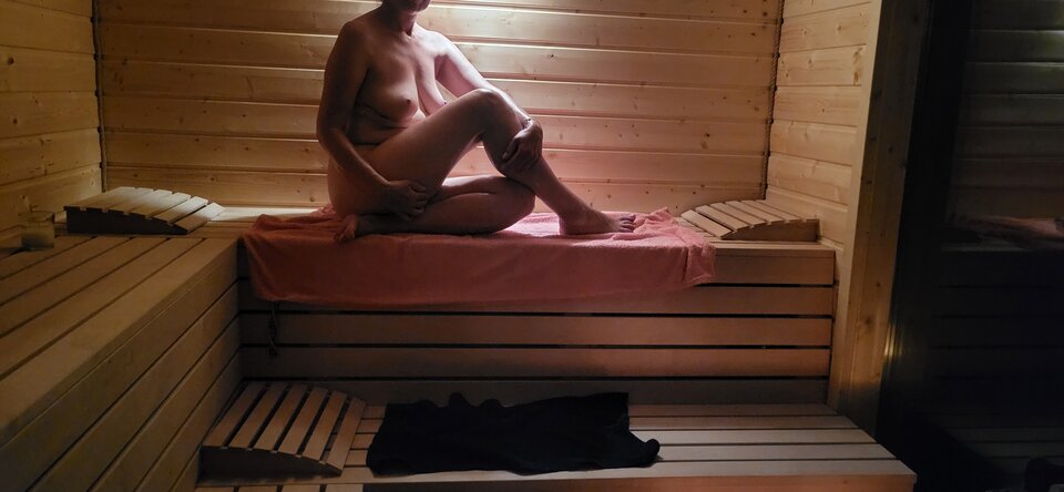 Jakoś tak pusto w tej saunie .... - honey_and_bear