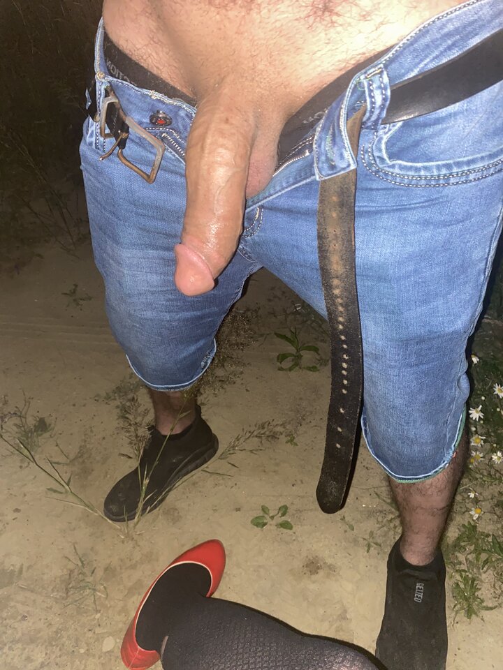 Dzisiejszy plener. Kutas  Brazylijczyka,  w zwisie. - mlodypasyw98