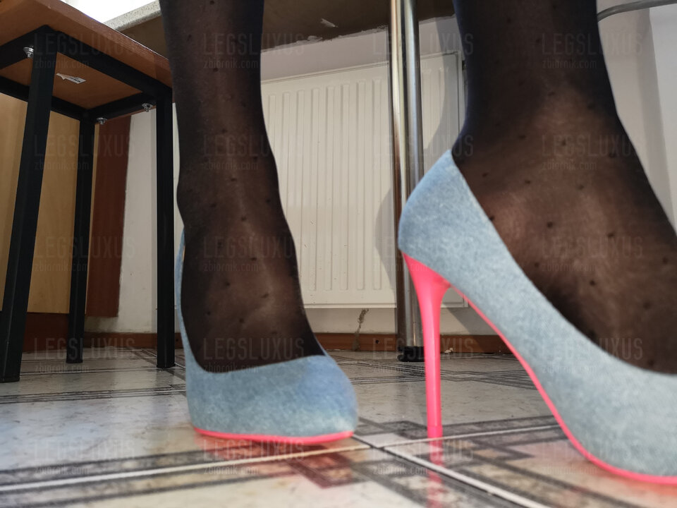 Miłego wieczoru https://www.instagram.com/jessica_high_heels_/ - LegsLuxus