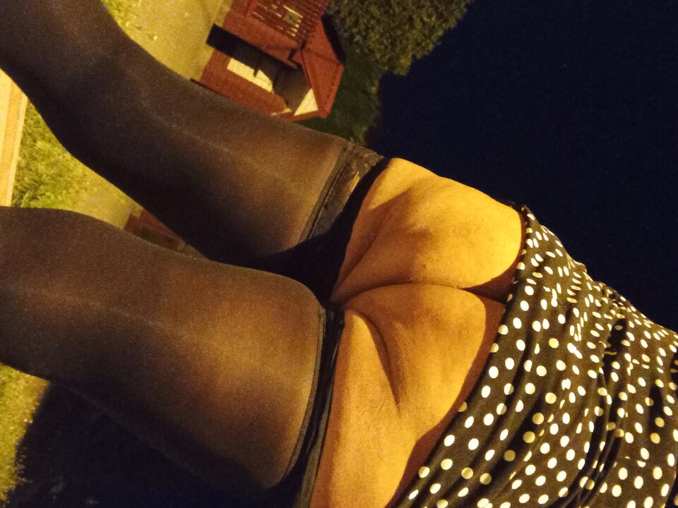 1000040585.jpg - lickemydick