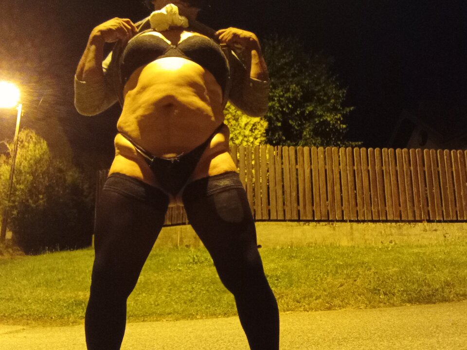 1000040566.jpg - lickemydick