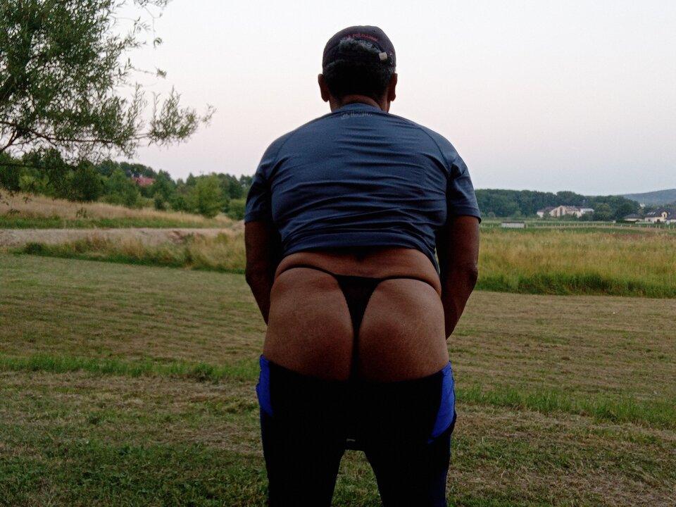 1000040778.jpg - lickemydick