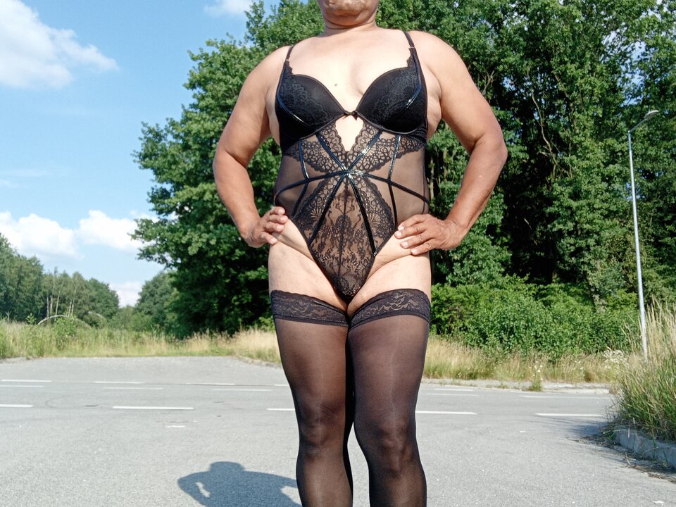 1000040702.jpg - lickemydick