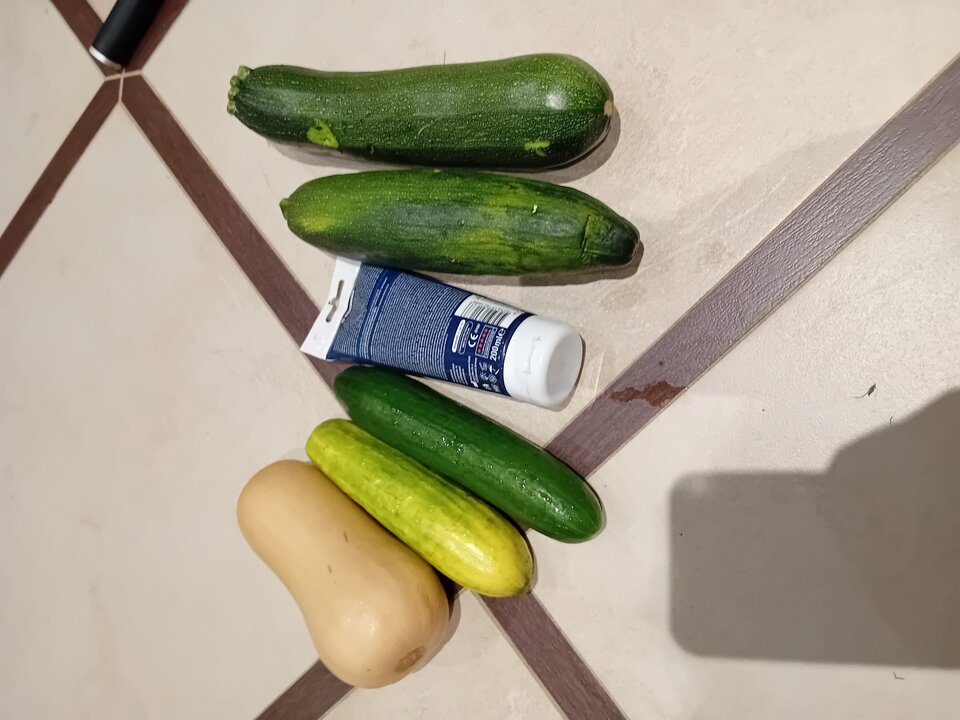 1000040872.jpg - lickemydick