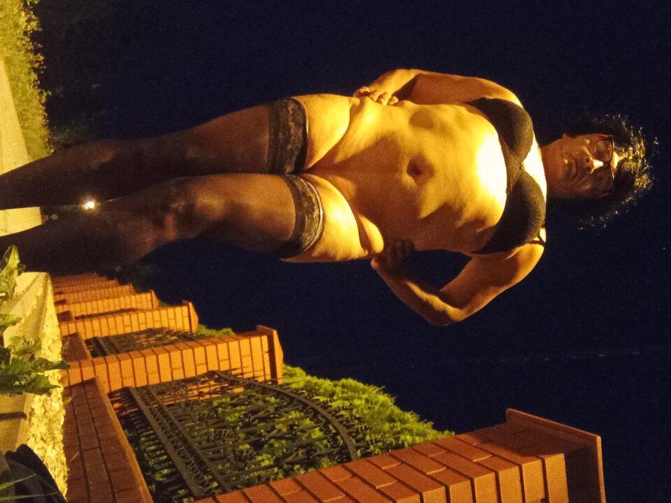 1000040853.jpg - lickemydick