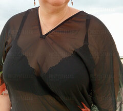 Intrygująca  czerń na plaży w Kołobrzegu