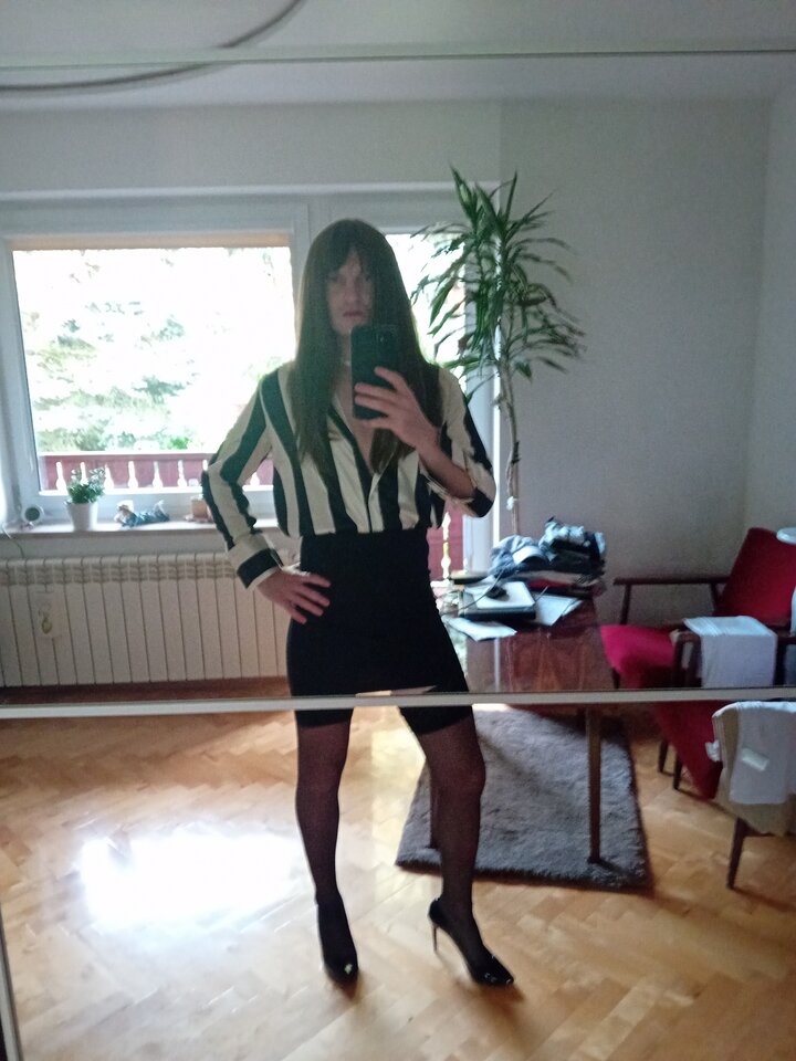 1000031446.jpg - sylviacrossdress