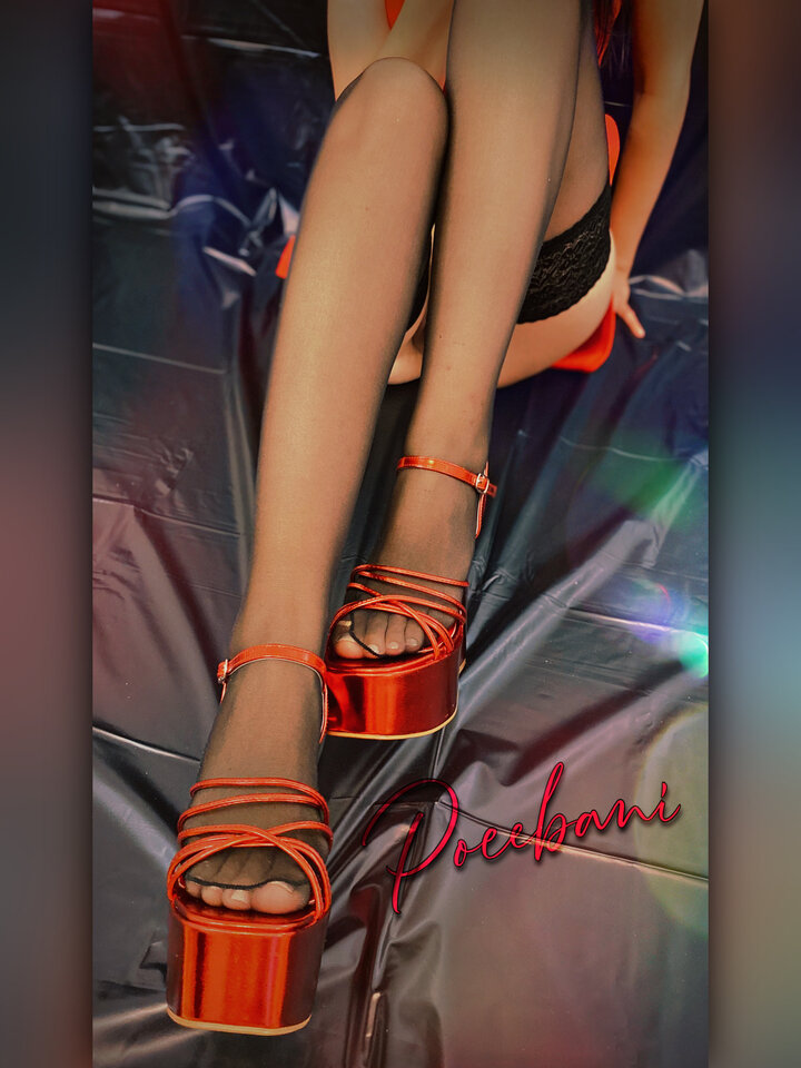 Te sexy długie nogi mmmm - Poeebani