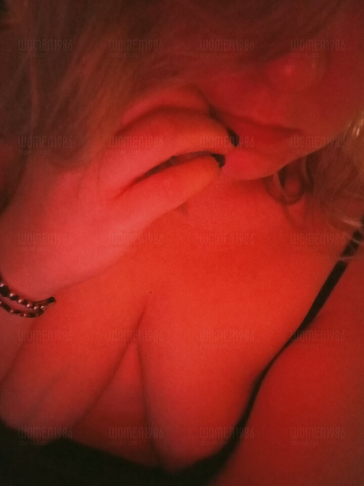 1000022335.jpg - Women1986