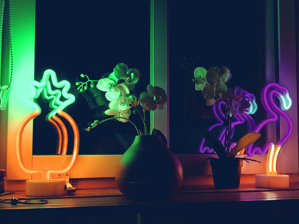 Lampki w sypialni mogą doprowadzić kogoś do nas  - Nightlove7982