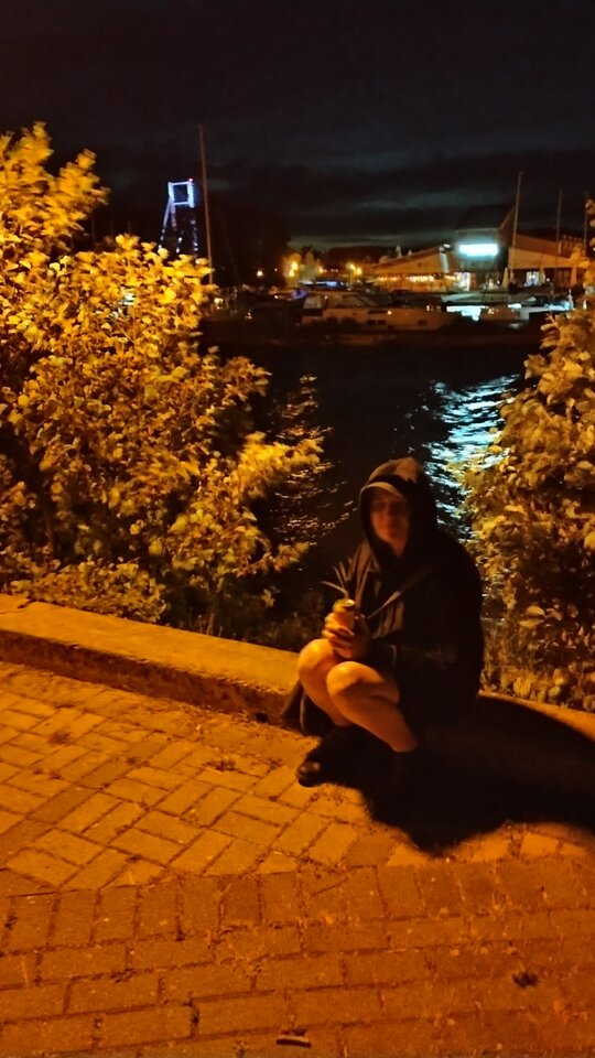 Picsart_24-07-06_23-43-48-759.jpg - oniwro7575