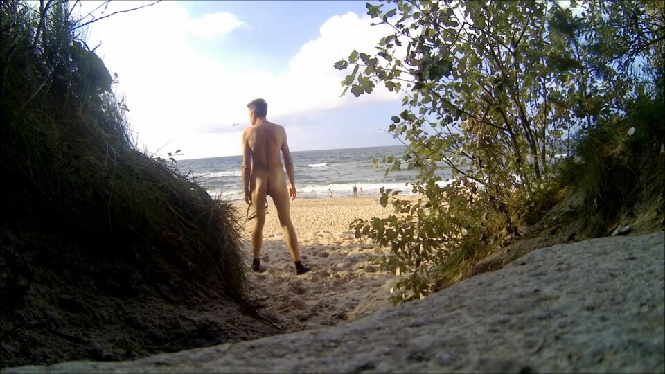 REWAL - plaża 1.mp4_snapshot_00.08.879.jpg - Krzysztof_cfnm