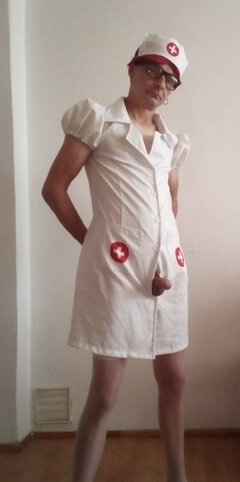 Kto załaduje mi w dupę tak, żeby z niej ciekło?