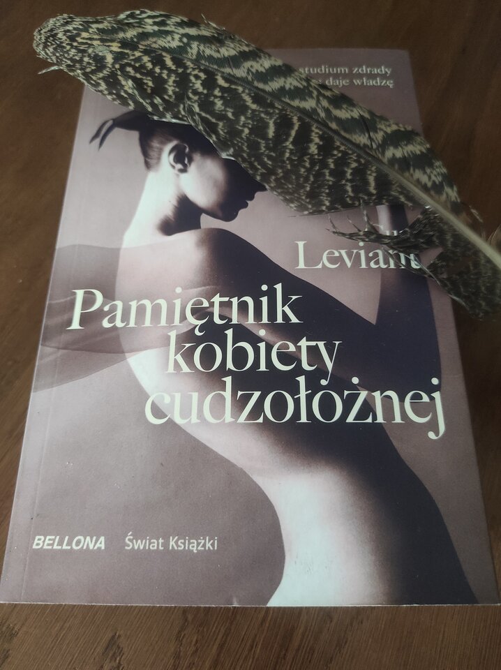 Dwa dzisiejsze fetysze żony.... - kaki3024