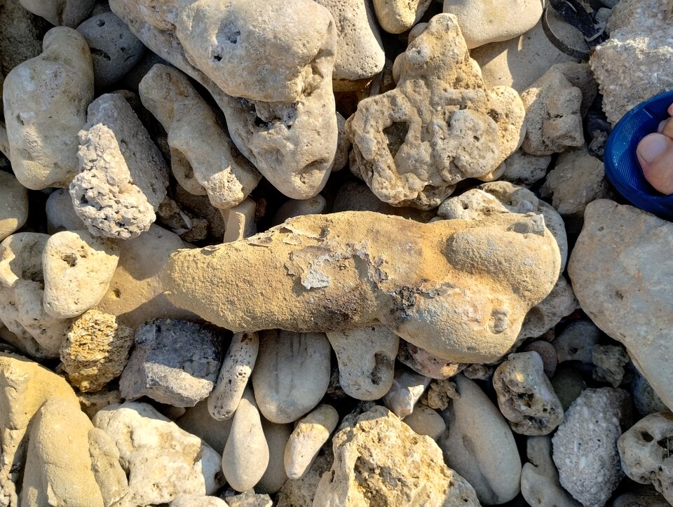 Taki ujowy kamyczek.... - LekkoPogieci