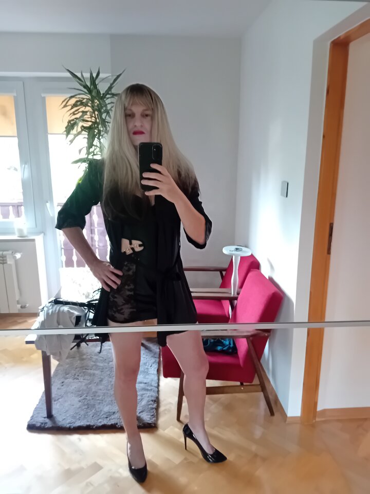 1000035886.jpg - sylviacrossdress