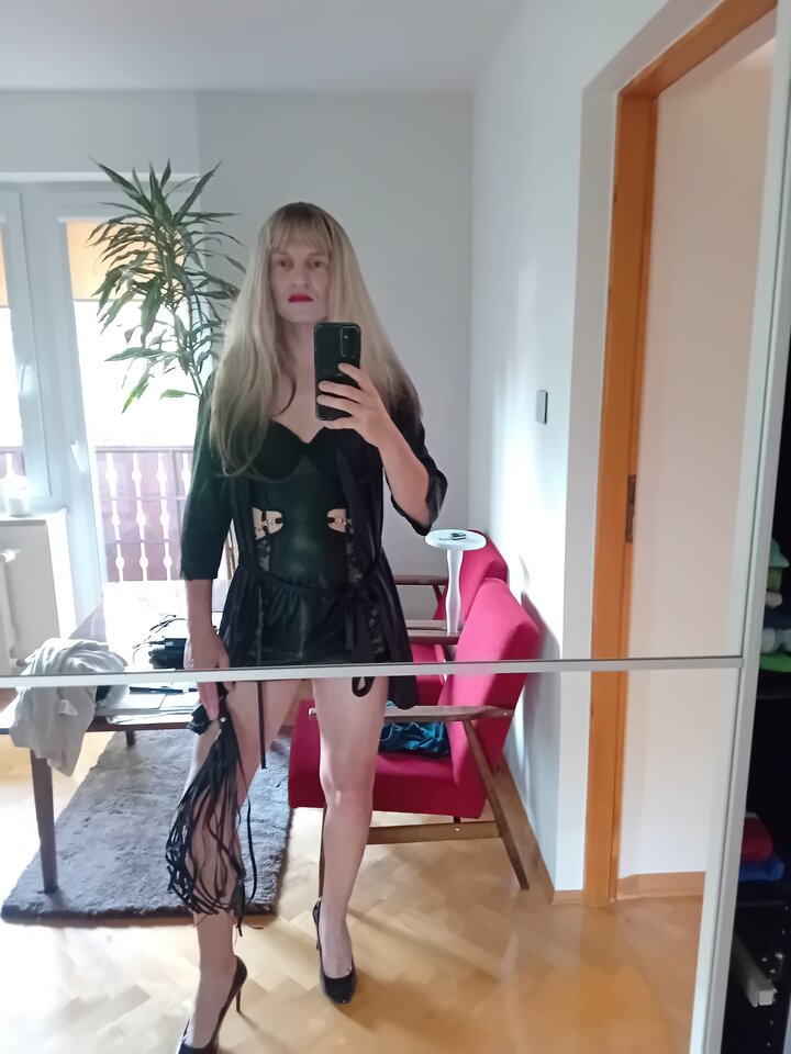 1000035880.jpg - sylviacrossdress