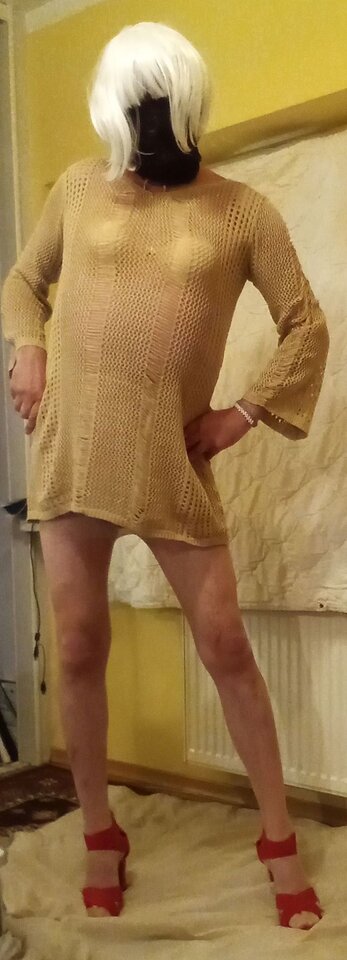 Blondi w beżowych rajstopkach i czarnej masce.jpg - TransEwaUlegla