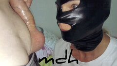 Chwila zadumy i refleksji przed ostrym rżnięciem gardła